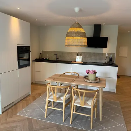 Beachfront With Private Swimming Dock Apartman *