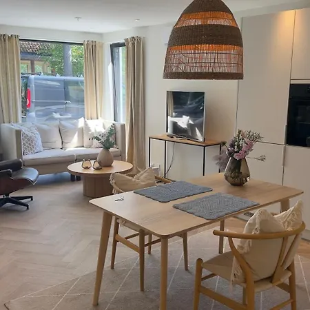 Apartman Beachfront With Private Swimming Dock *