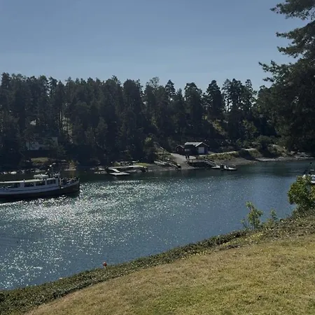 Beachfront With Private Swimming Dock Apartament Asker