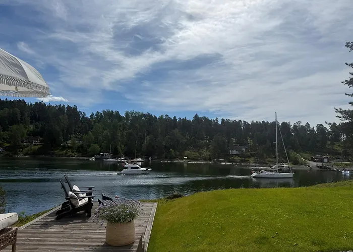 Διαμέρισμα Beachfront With Private Swimming Dock *