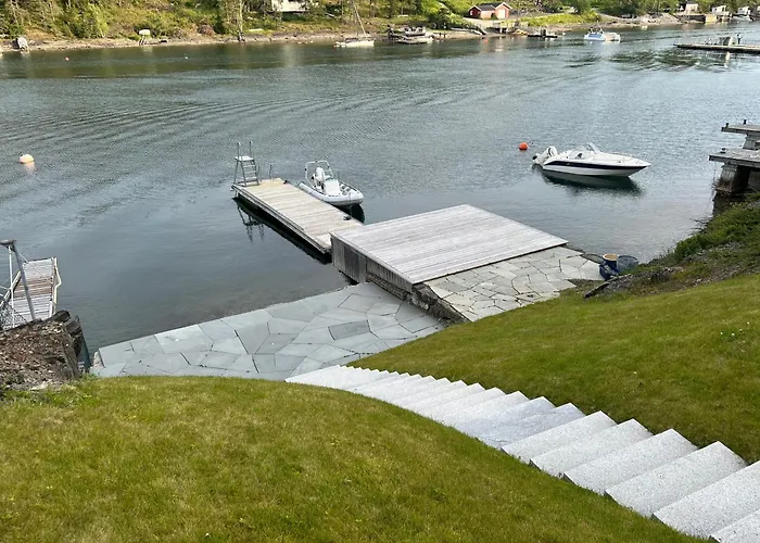 Beachfront With Private Swimming Dock Διαμέρισμα Asker