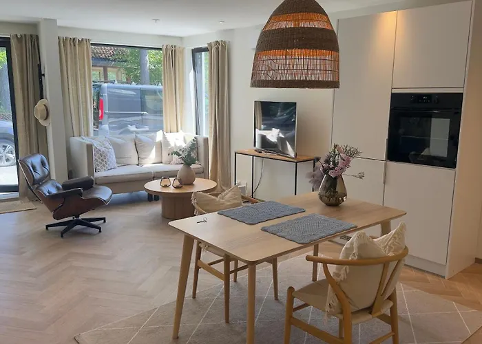 Διαμέρισμα Beachfront With Private Swimming Dock *